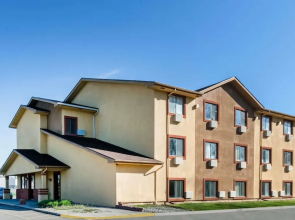 Super 8 by Wyndham Flint Township Miller Rd