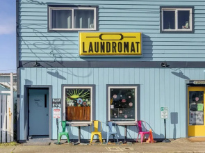 Quaint Rockaway Beach Gem: Walk to Shore!