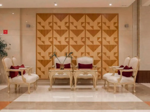 Rycom Crystal Hotel