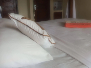 Bukit Indah Home Stay