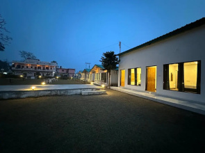 Six Seasons Resort