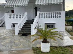 Garden View Apartments by nikolis