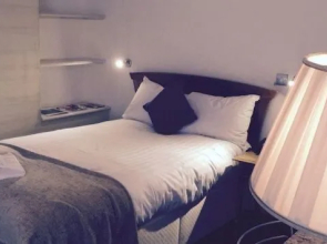 Kensington Cromwell Apartments