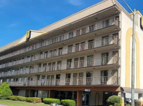 Studio 9 Inn & Suites