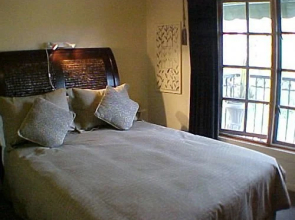 A Downtown Victoria Ocean View Bed and Breakfast