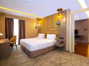 Four Points by Sheraton Production City, Dubai