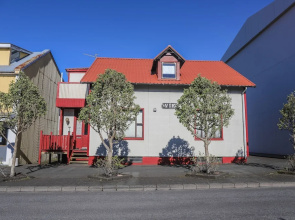 Lava Guesthouse