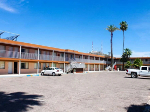 El Camino Hotel & Suites