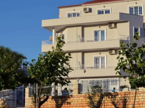 Villa August Ksamil
