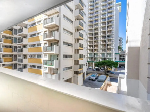Newly Renovated Studio Two Blocks From the Beach