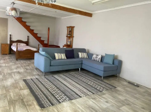 Stunning Private Cottage in the Heart of Nyanga - 2095