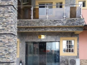 Rayjok Hotel And Suites