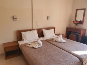 Evita Studios & Apartments