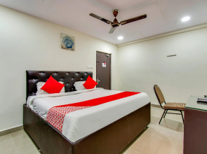 OYO 72156 Akshaya Inn