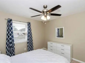 Beach Cottage Coral Suite (2 bd/1 bth condo 1 block from beach)