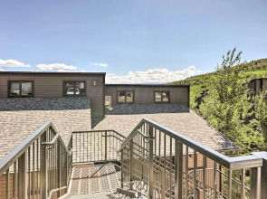 Tasteful Snowmass Escape < 1 Mi to Slopes!