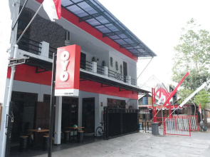 Oyo 1380 Velodrome Family House
