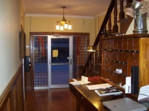 Loyalist Inn & Suites