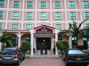Hotel Makepe Palace