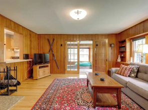 Franconia Escape on Half Acre w/ Fire Pit & Deck!