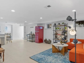 Stone s Throw From Capitol Hill Free Parking
