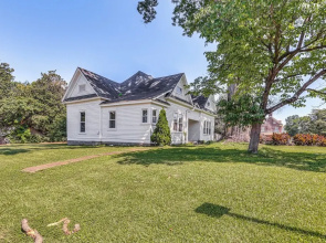 Jackson Family Home ~ 5 Mi to Downtown!
