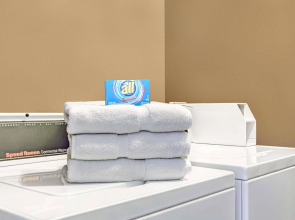 Travelodge Center Strip