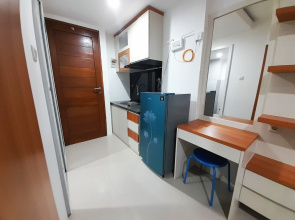 Homey And Comfort Stay Studio At Green Park Yogyakarta Apartment