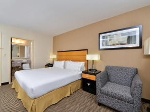 Holiday Inn Express Kennedy Airport
