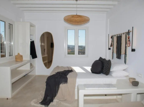 Little Villa amid Super Paradise-JackieO' Mykonos
