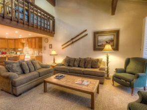 Eagle's Lake Retreat 4 Bedroom Condo by RedAwning