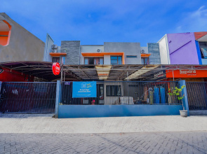 OYO Flagship 90524 Holistay Surabaya