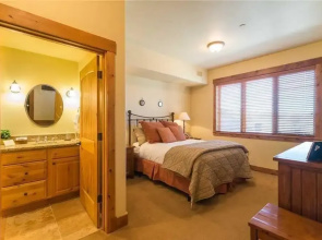 5101 Emerald Lodge, Trappeur's Crossing Apartment 3