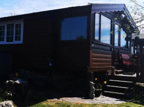 Log Cabin - Free Parking, Garden & pet Friendly