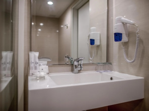 Mandarin Hotel Managed by Centre Point