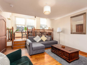 Cromwell Corner - Donnini Apartments