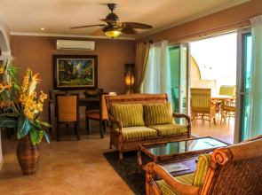 Monaco Suites de Boracay