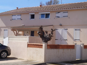 House With 2 Bedrooms in Portiragnes, With Pool Access and Furnished G