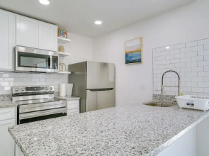 Sleek + Modern El Paso Retreat ~ 6 Mi to Downtown!