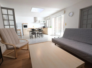 Escale de 80 m2 avec cour et parking