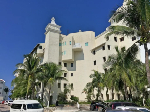 Cancun Plaza - Best Beach