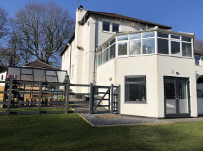 Stunning, Contemporary 1 Bedroom En-suite Annexe