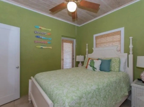 2 Houses Located On A Private Peninsula. 4 Bedroom Home by RedAwning