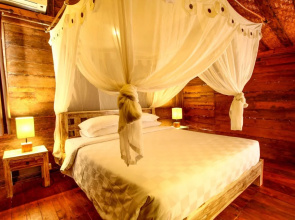Maha Mustika Beach Inn