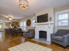 Red Nashville Beauty 3BD/2BT - 12Min from Downtown