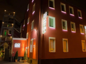 Alpha & Omega Hotel (air-conditioned)