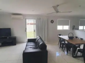 62 Tingira Close - Modern lowset home with swimming pool, outdoor area, ample parking. Pet friendly