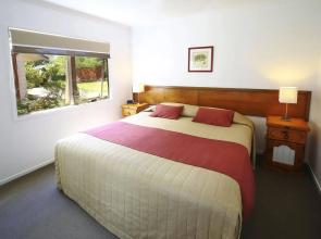 Poinciana Cottages