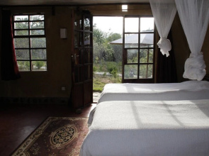 Ngari Hill Guesthouse & Campsite