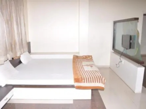 Hotel Dev Palace Lodging